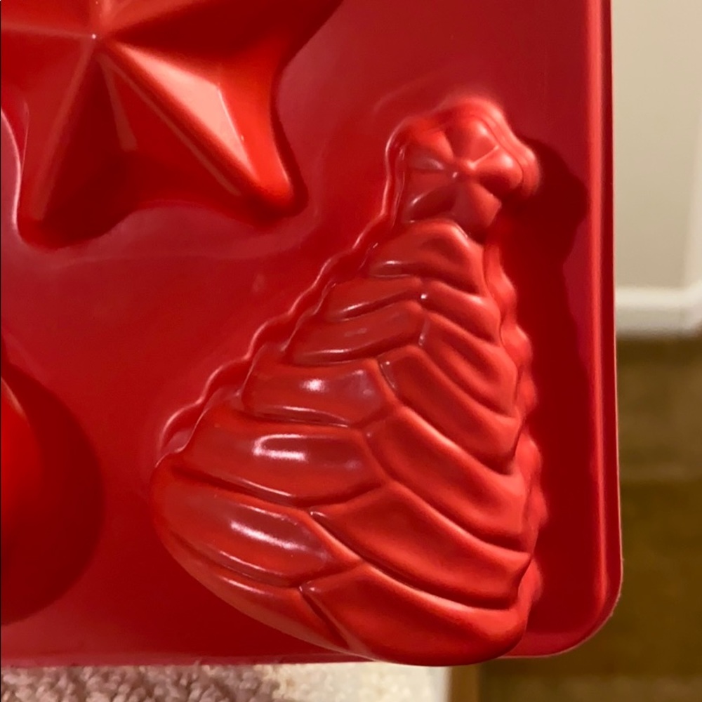 JELL-O Brand Red Christmas Mold with Santa, Tree & Star for Jello or Play Dough - Picture 6 of 8